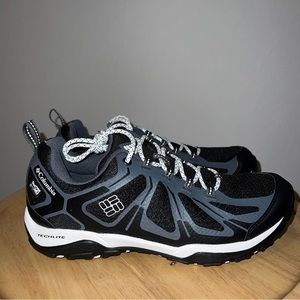 New Hiking shoes